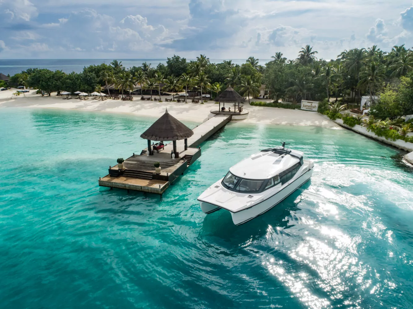 jumeirah-vittaveli-maldives-catamaran